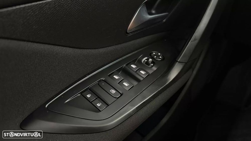 Peugeot 308 1.2 PureTech Active Pack - 29