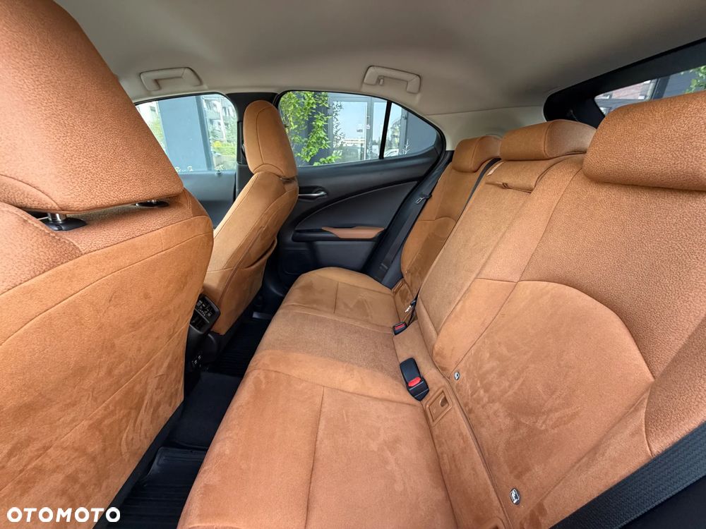 Lexus UX 200 GPF Business 2WD - 33