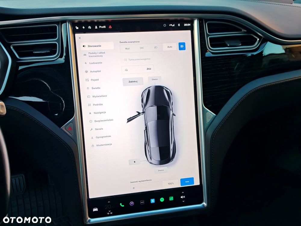 Tesla Model S - 24