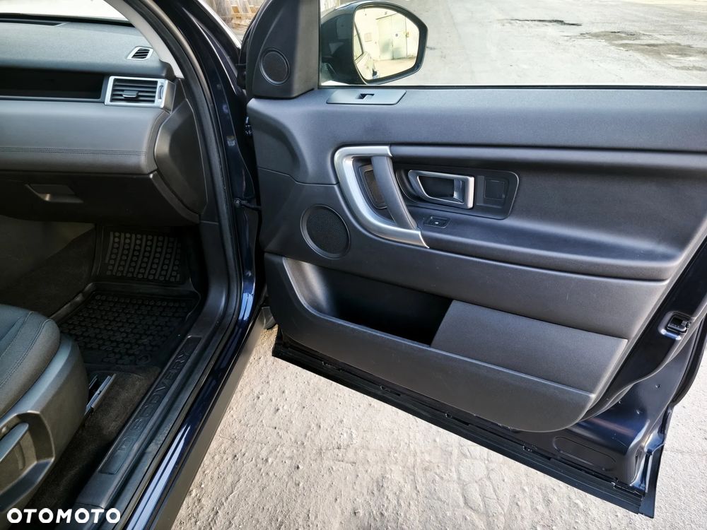 Land Rover Discovery Sport - 23