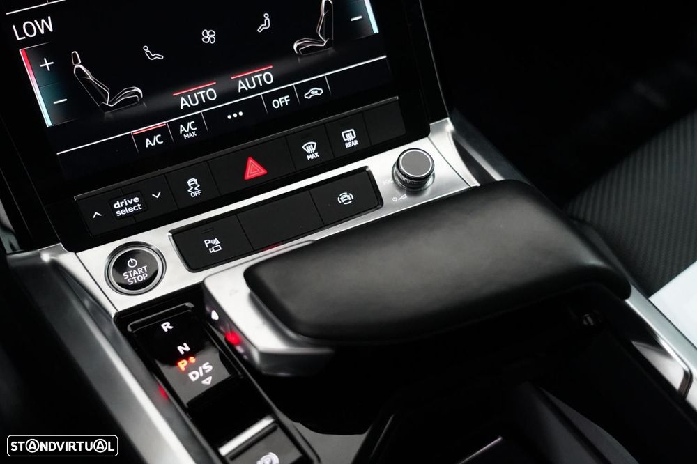 Audi Q8 e-tron 55 quattro Advanced — fotografia 17