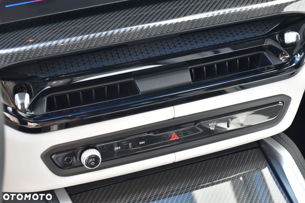 BMW M3 Competition M xDrive - 22