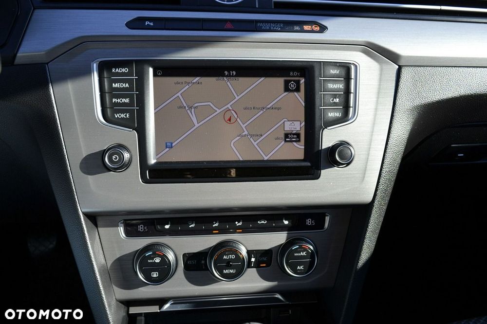 Volkswagen Passat - 23