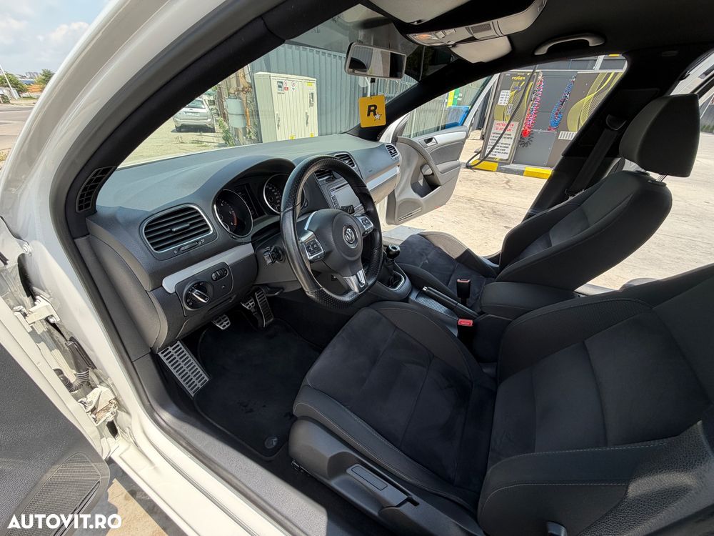 Volkswagen Golf 2.0 TDI Highline 4Motion - 12