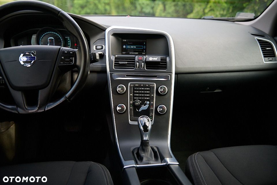 Volvo XC 60 D4 AWD Kinetic - 11