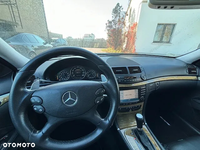 Mercedes-Benz Klasa E 63 AMG - 31