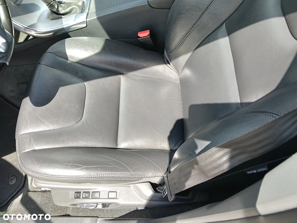 Volvo XC 60 D3 Geartronic Summum - 24