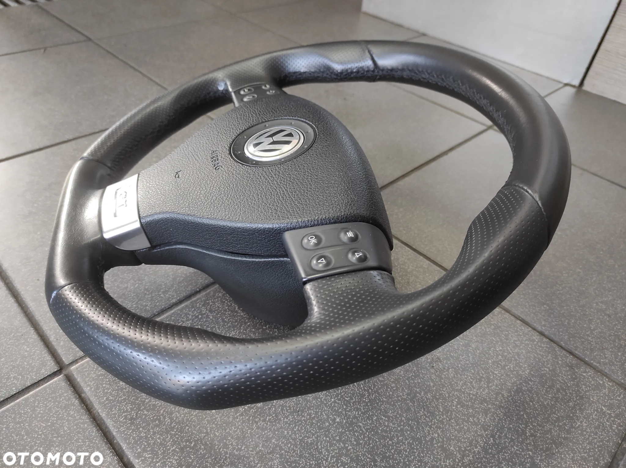 KIEROWNICA 3 RAMIENNA GT GTI R LINE R32 R36 HIGHLINE SKÓRA SKÓRZANA MULTIFUNKCJA VW TIGUAN PASSAT B6 CC SIROCCO CADDY GOLF 5 6 TOURAN EOS POLO 5 6 WYSYŁKA !!! - 3