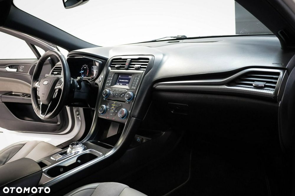 Ford Fusion - 19