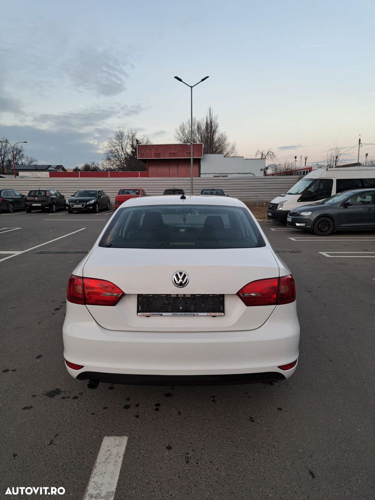 Volkswagen Jetta - 7