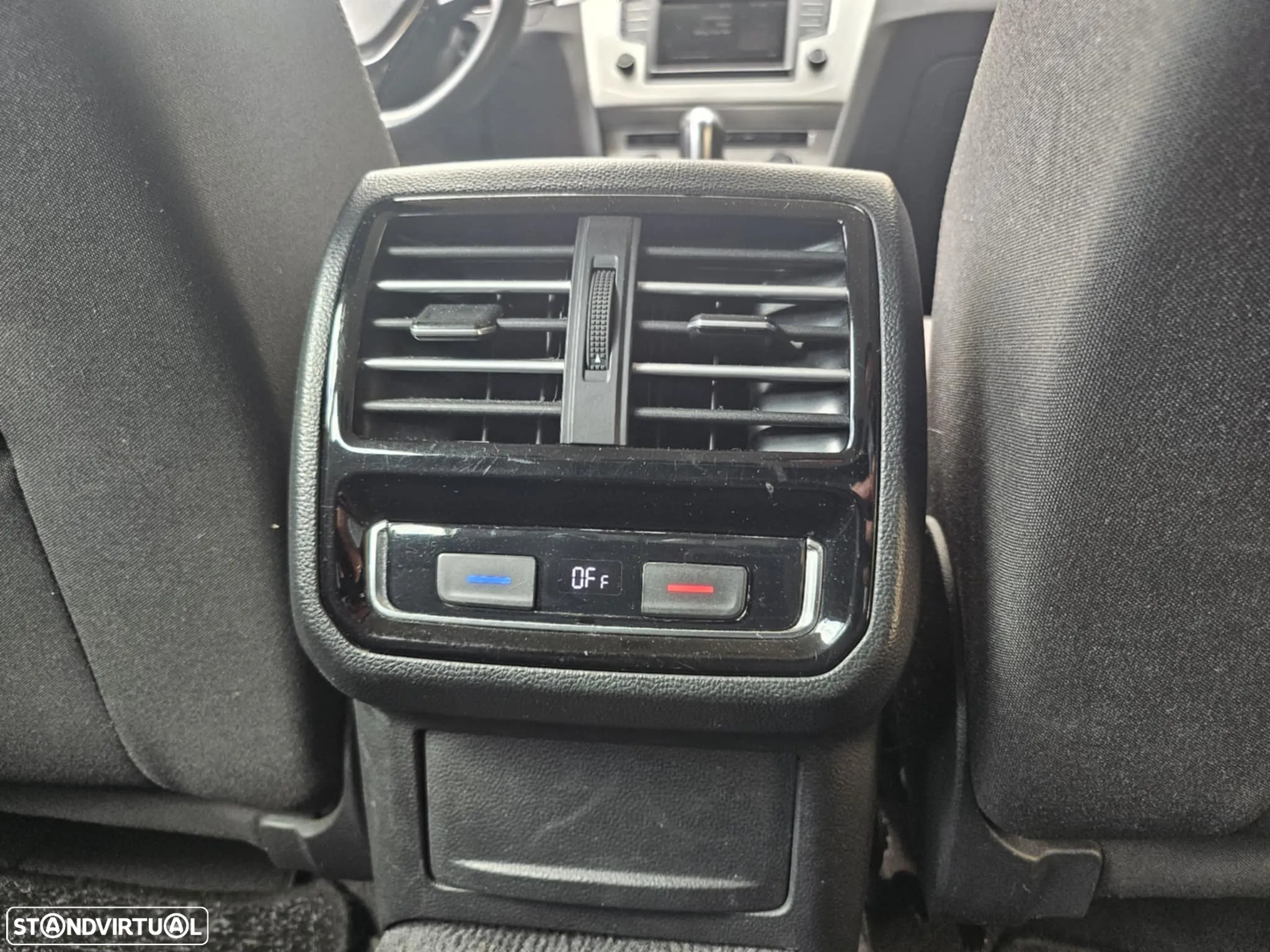 VW Passat Variant 1.6 TDI Confortline DSG - 14