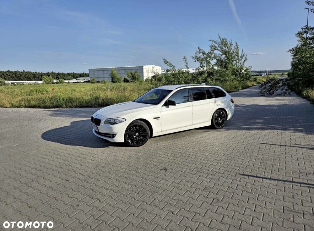 BMW Seria 5 525d xDrive - 6