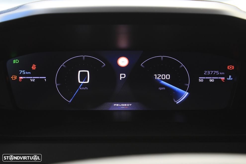 Peugeot 2008 1.2 PureTech Allure EAT8 - 15