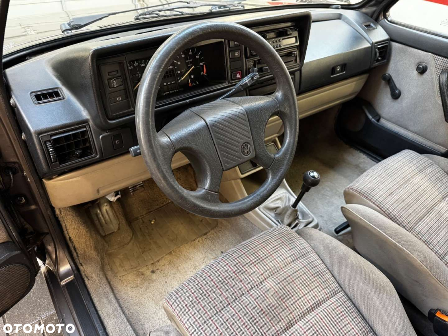 Volkswagen Golf - 22