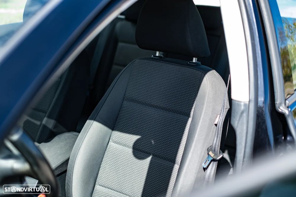 VW Golf 2.0 TDi Highline DSG - 12