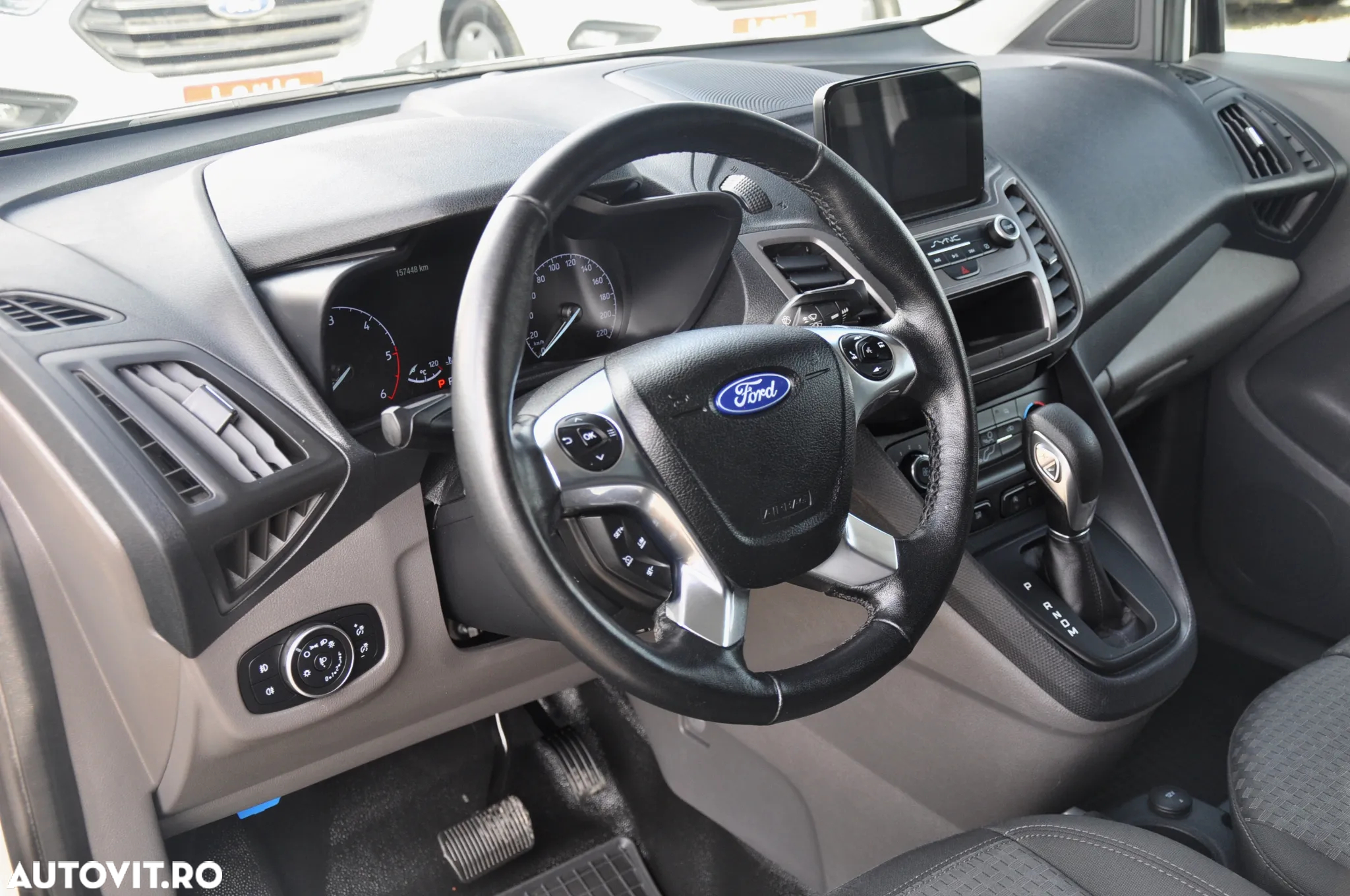 Ford Transit Connect L2H1 Van AUT. - 16