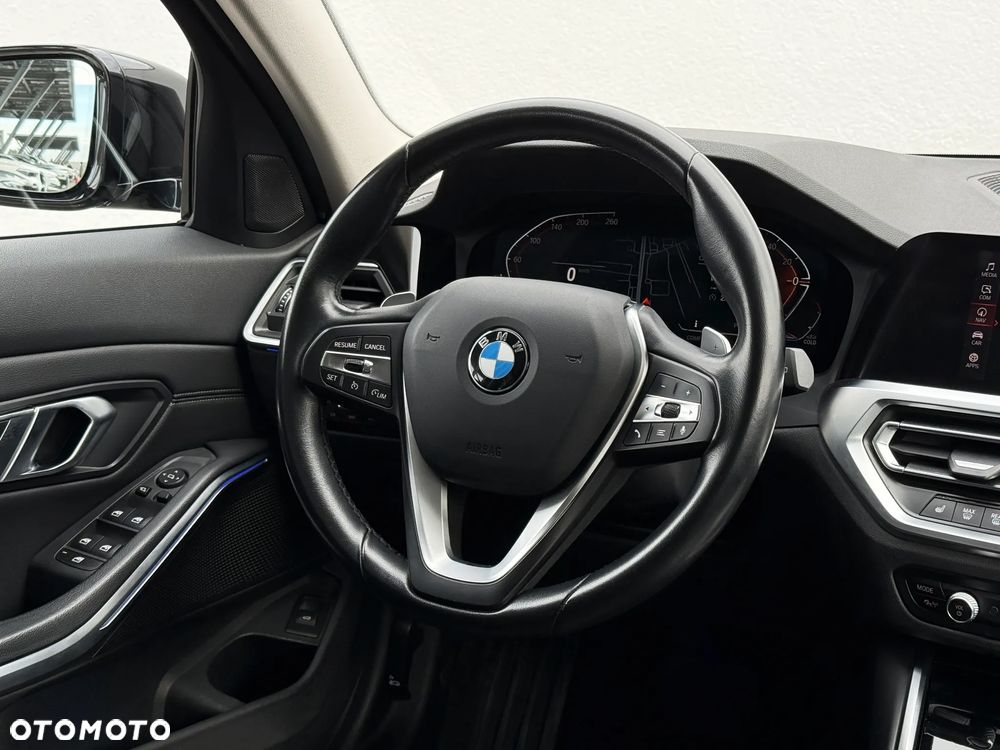 BMW Seria 3 320d - 16