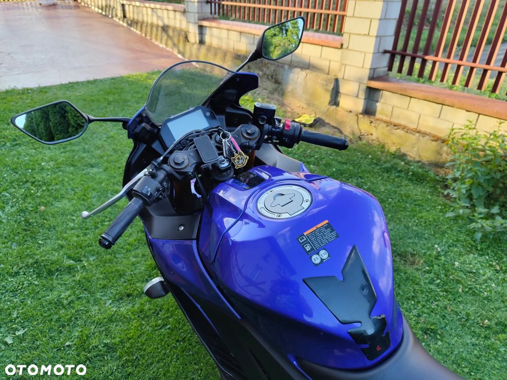 Yamaha YZF - 20