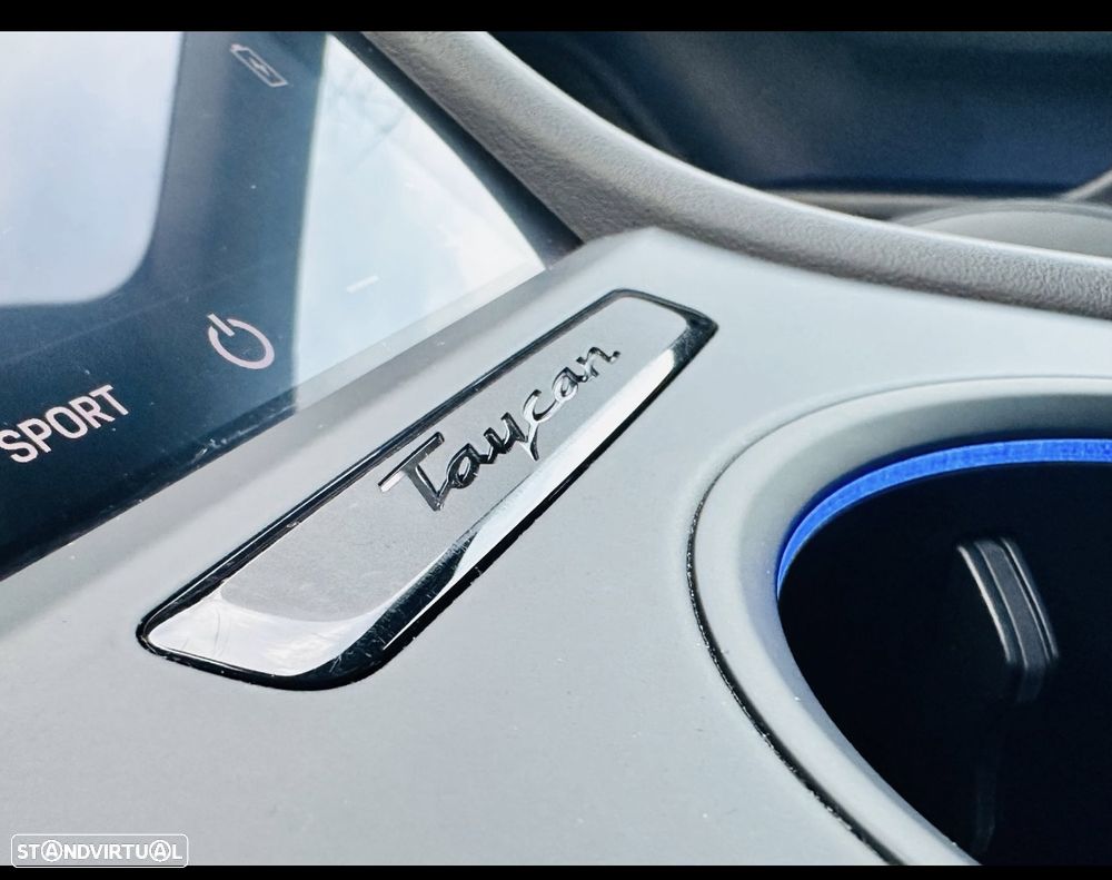 Porsche Taycan 4 - 15