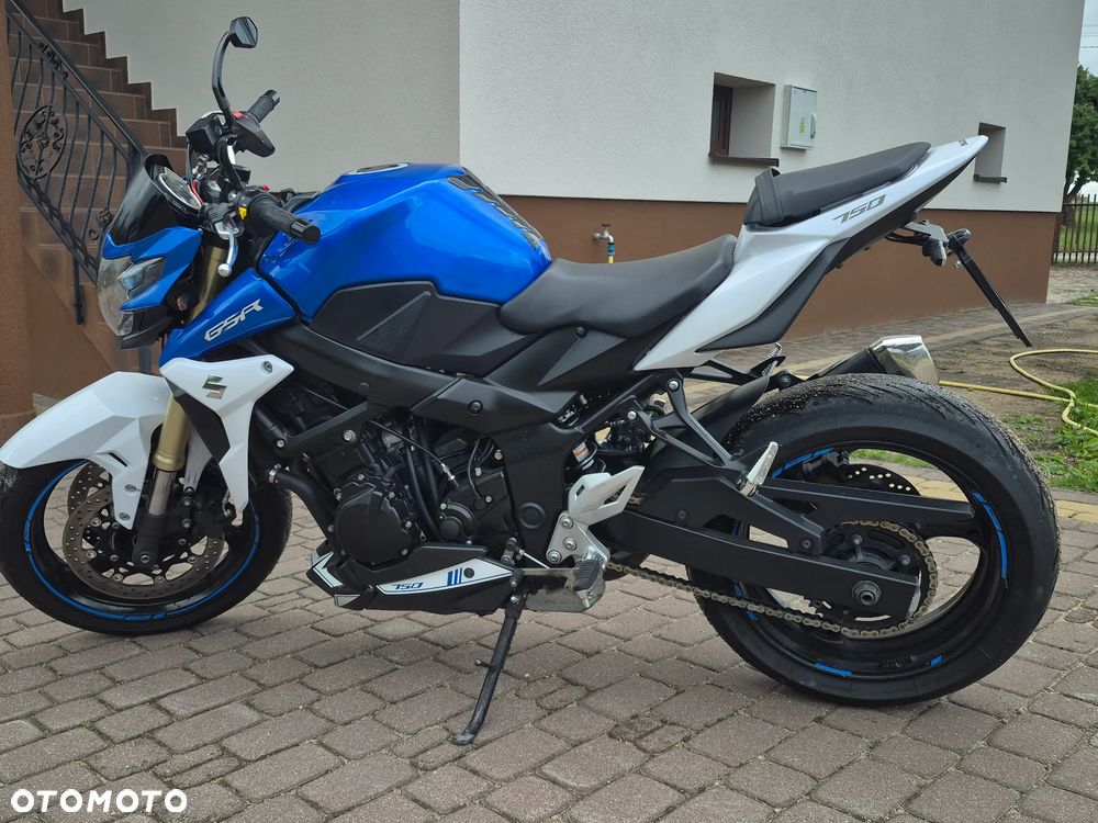 Suzuki GSR - 1