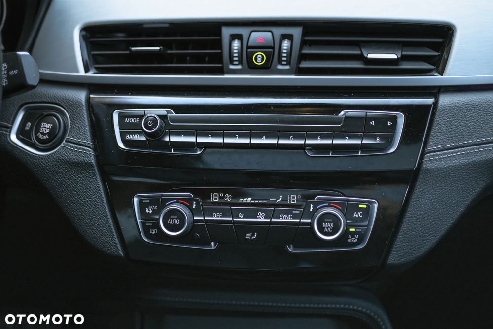 BMW X1 xDrive25i M Sport - 25