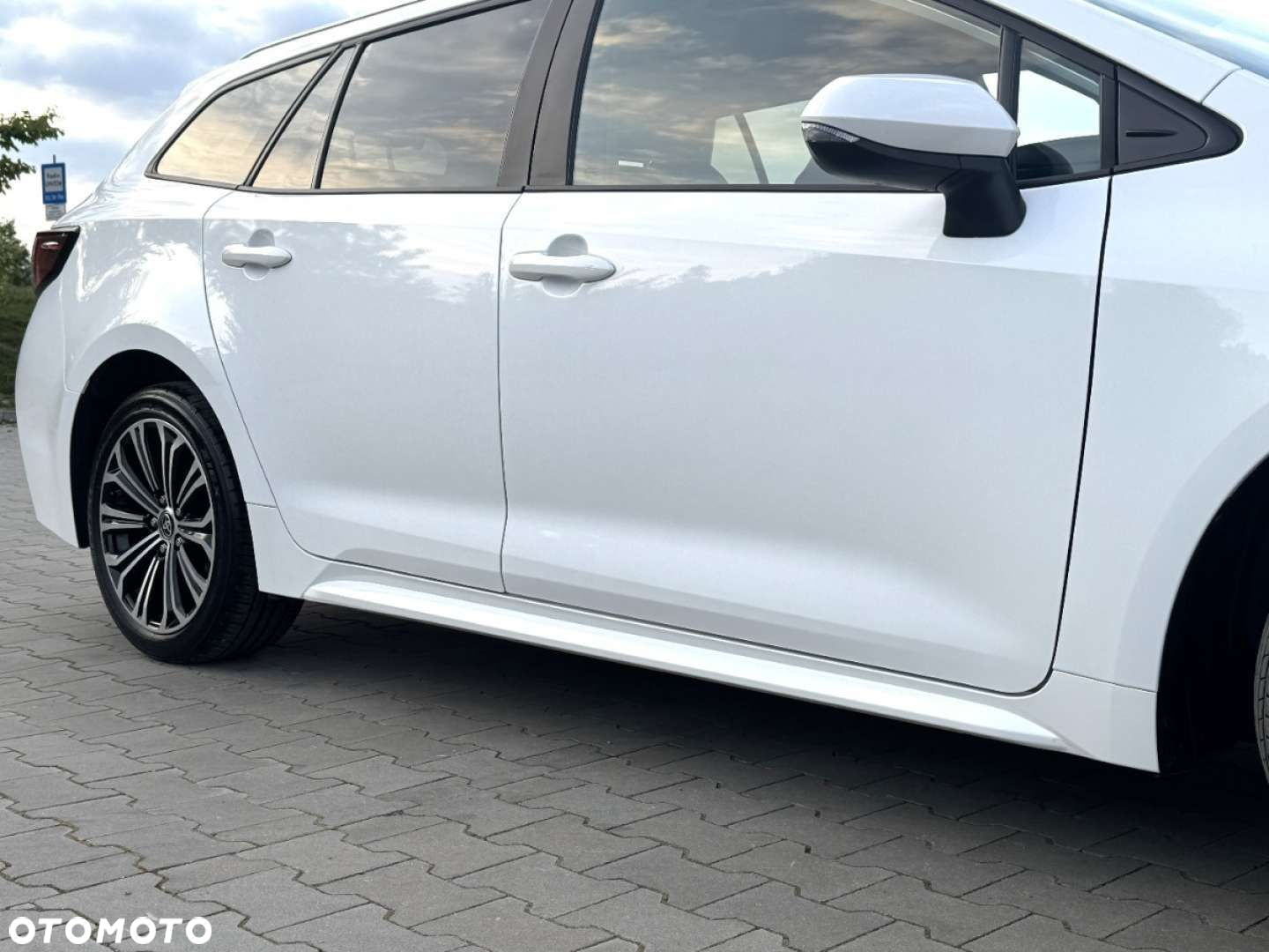 Toyota Corolla 1.8 Hybrid Active - 20