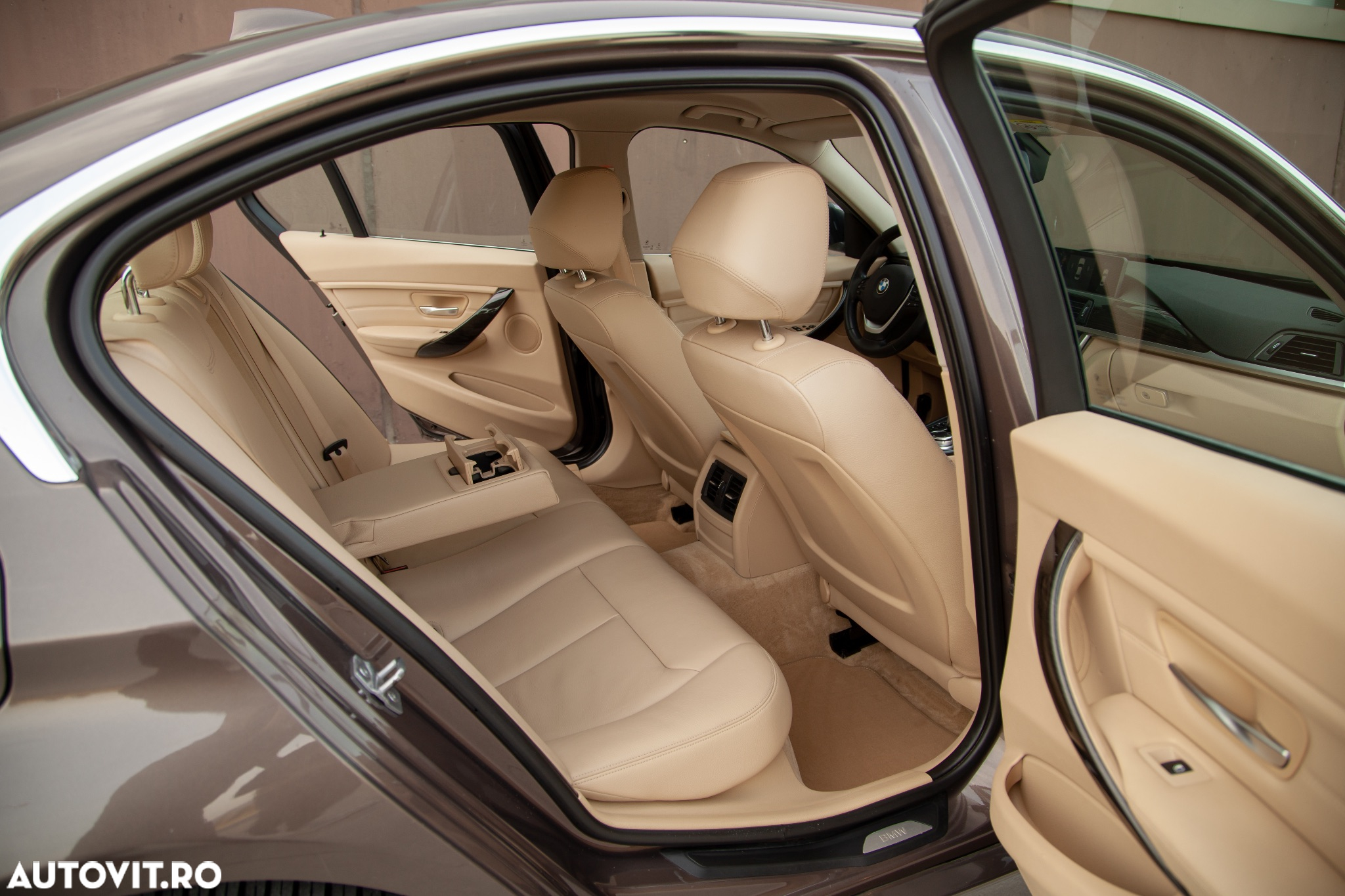 BMW Seria 3 320d Aut. Luxury Line - 21