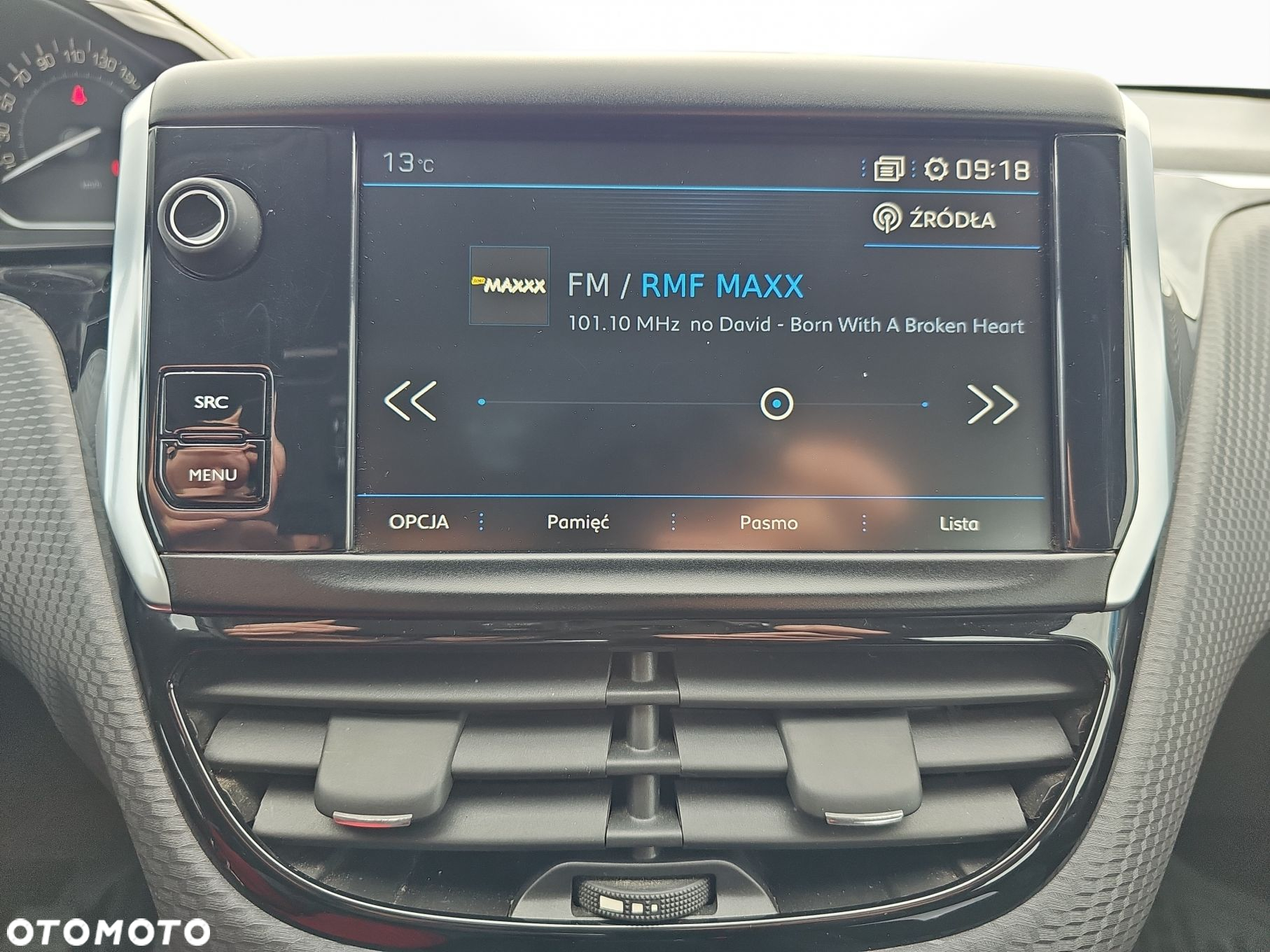 Peugeot 2008 1.2 Pure Tech Style S&S - 13