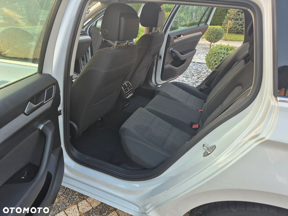 Volkswagen Passat 2.0 TDI SCR Comfortline DSG - 14