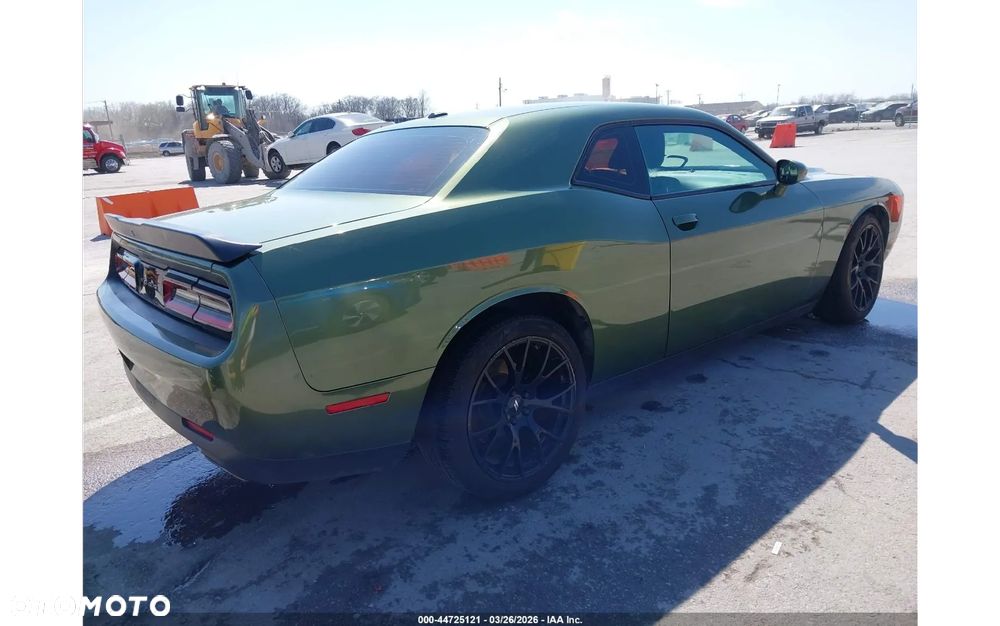 Dodge Challenger - 4