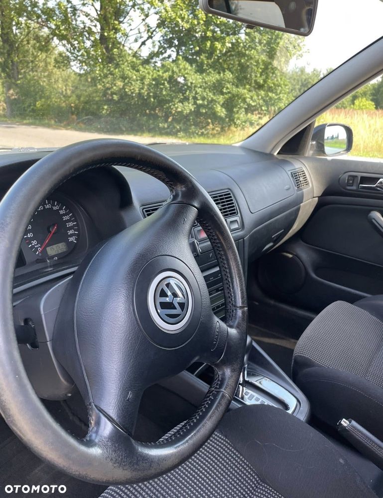 Volkswagen Golf - 11