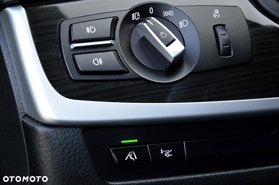 BMW Seria 5 530d xDrive Sport-Aut Modern Line - 30