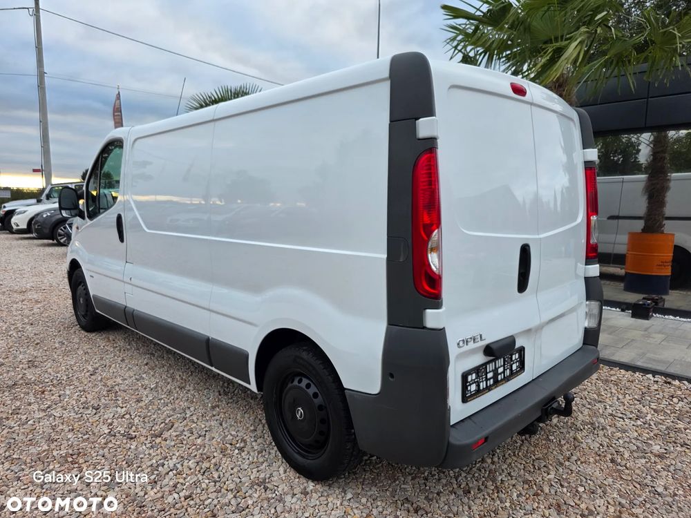 Opel Vivaro - 10