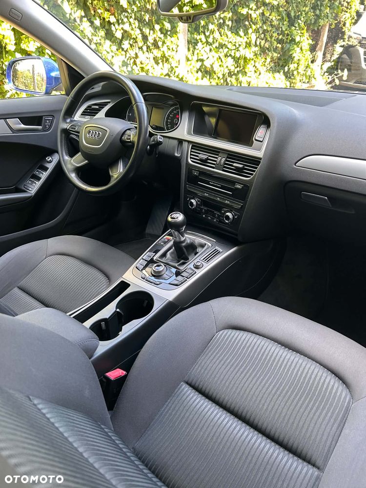 Audi A4 Limousine - 15