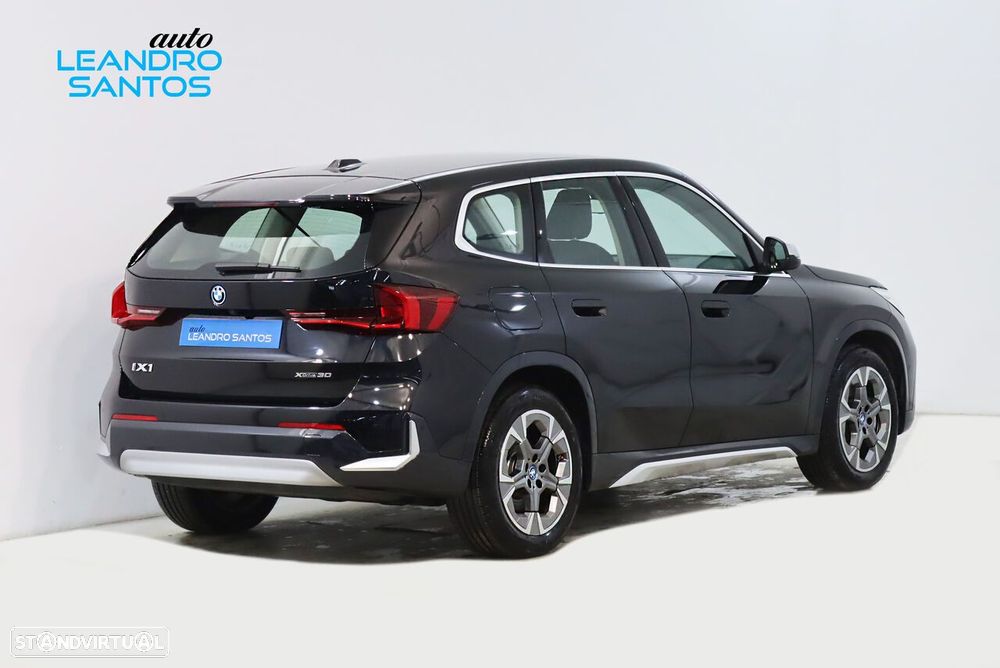 BMW iX1 xDrive30 xLine - 3