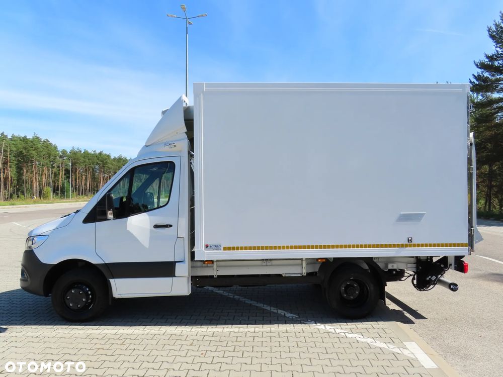 Mercedes-Benz Sprinter 519 CDI 190 KM Chłodnia Winda Załadowcza BÄR 750 Kg Agregat Zasilany Na Postoju 230 V Izoterma ACORD 3500 mm Dł. 6 Euro Palet Rozstaw Osi L2- 3665 mm, DMC 3500 Kg Tylne Koła Bliźniacze WZMACNIANY Stan Wizualny I Techniczny NOWY Tak Jak Z Taśmy Produkcyjnej Gotowy Dostępny OKAZJA POLECAM - 7