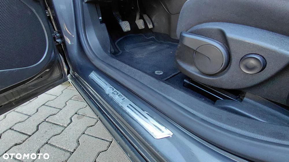 Opel Astra 1.4 T Cosmo - 16