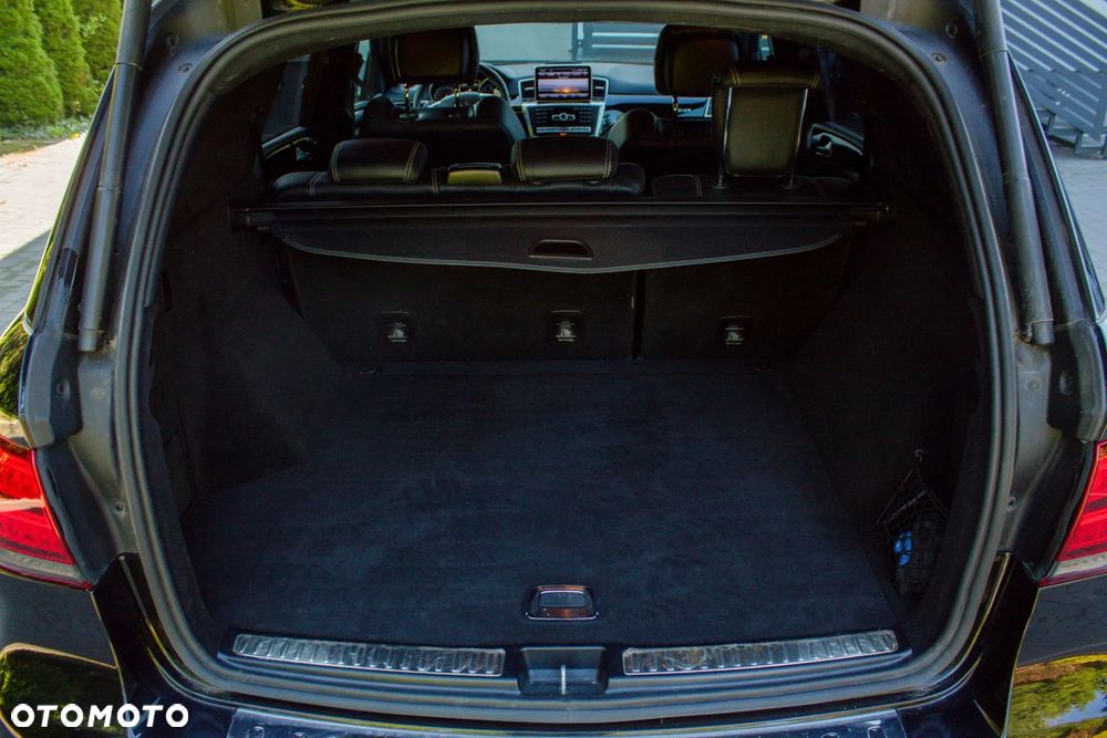 Mercedes-Benz ML 63 AMG 4Matic AMG SPEEDSHIFT 7G-TRONIC - 7