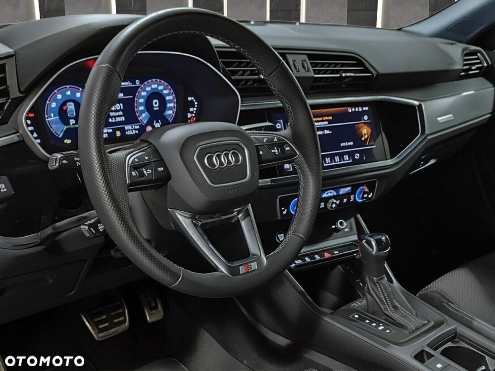 Audi Q3 Sportback - 11