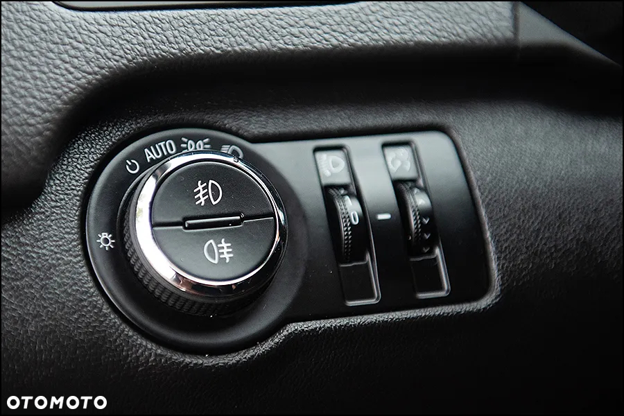 Opel Insignia - 29