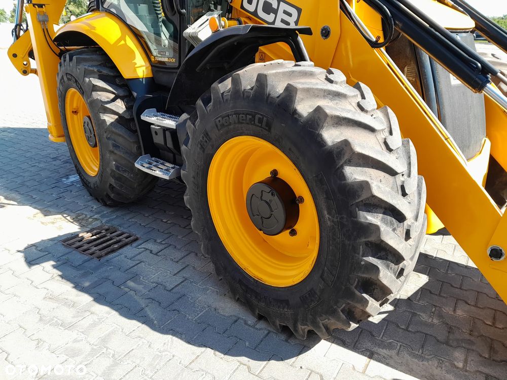 JCB JCB 4CX AEC  2023r - 18