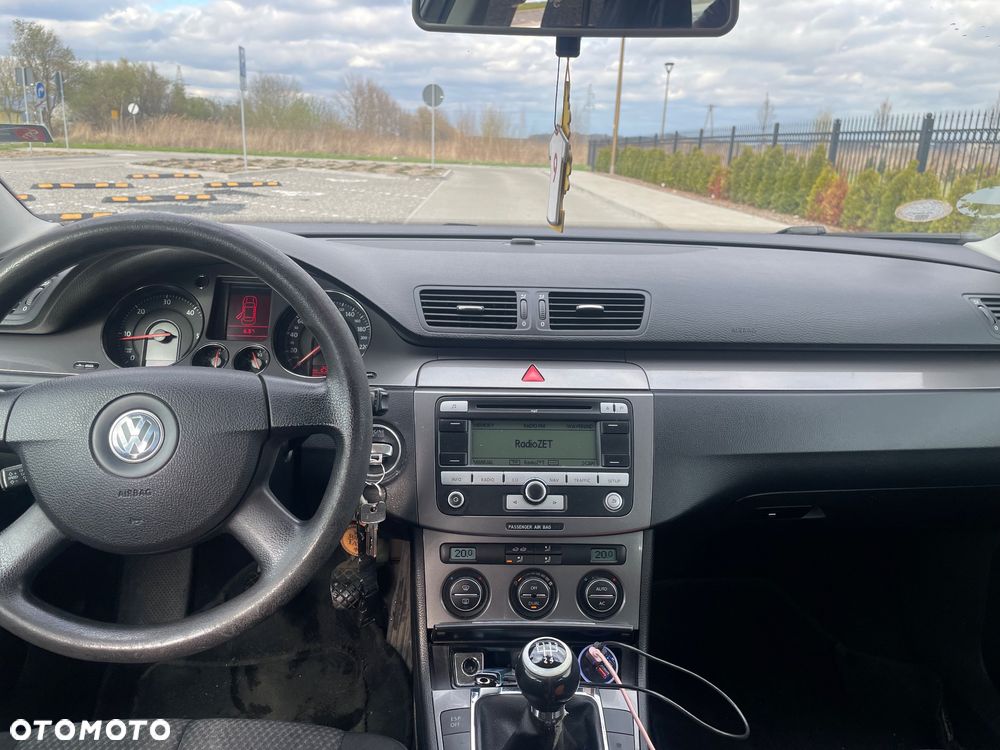 Volkswagen Passat 1.9 TDI DPF BlueMotion - 7