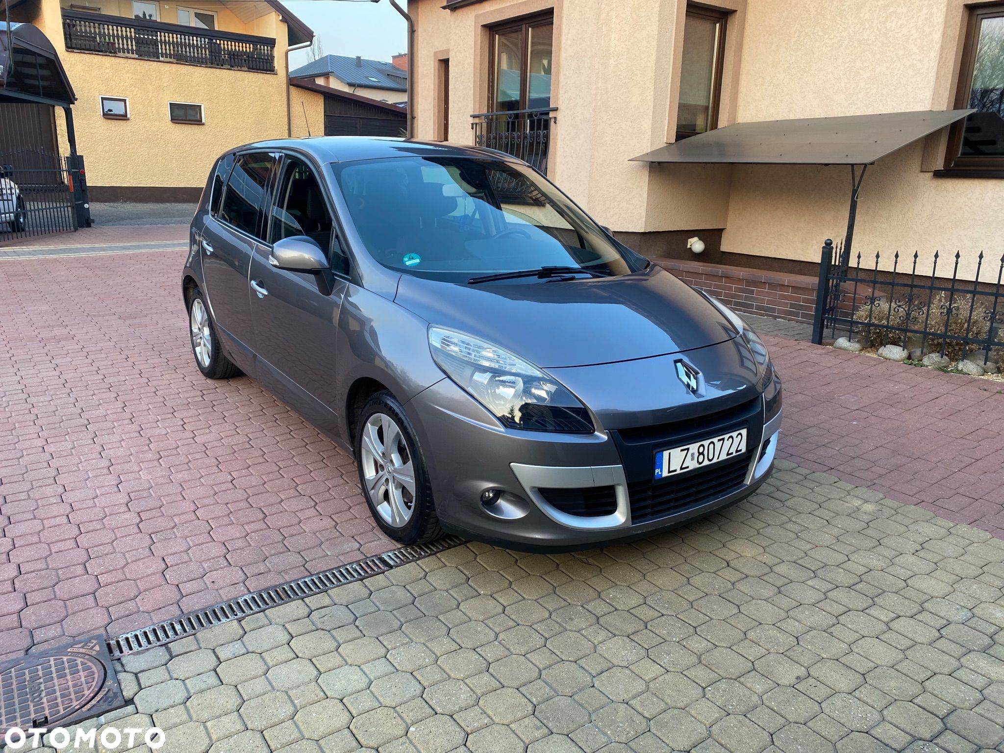 Renault Scenic 1.4 16V TCE Expression - 1