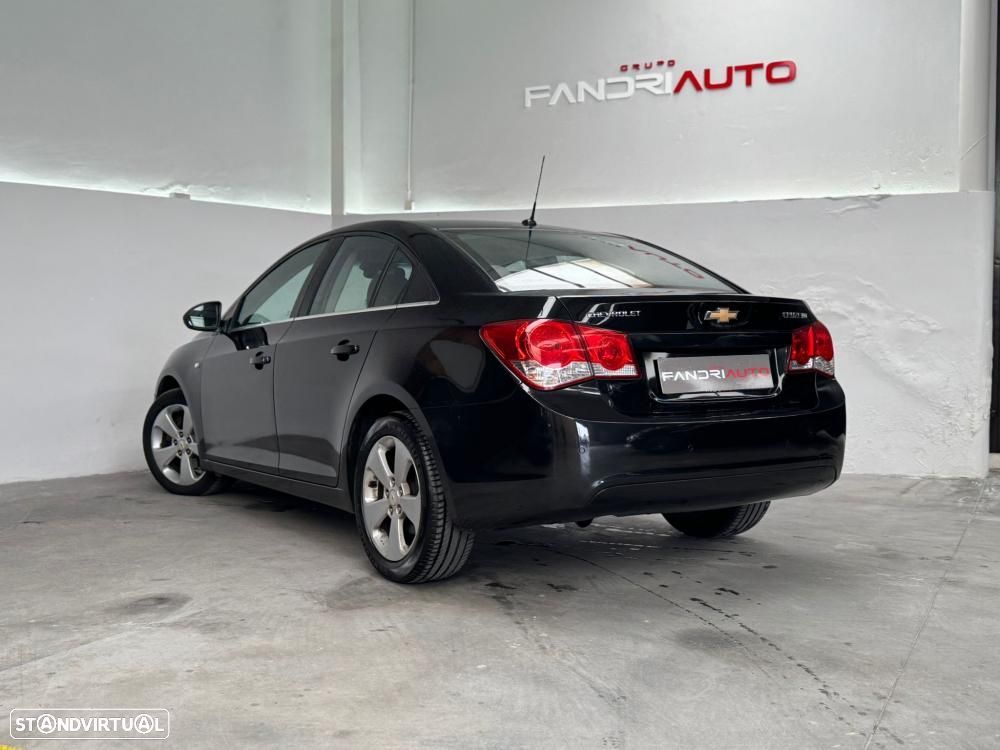 Chevrolet Cruze 2.0 VCDi LTZ EP - 8