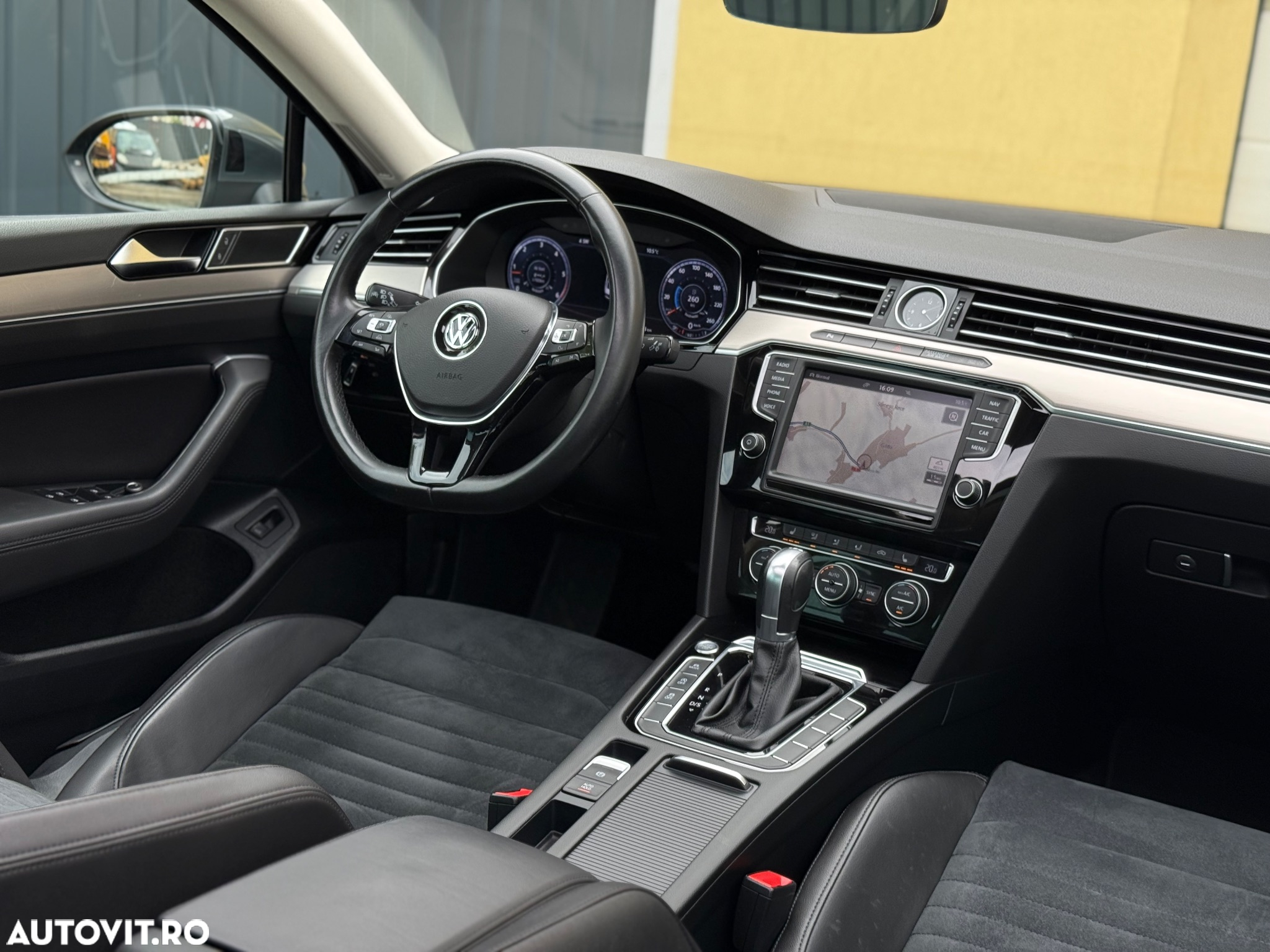 Volkswagen Passat 2.0 TDI DSG Highline - 10