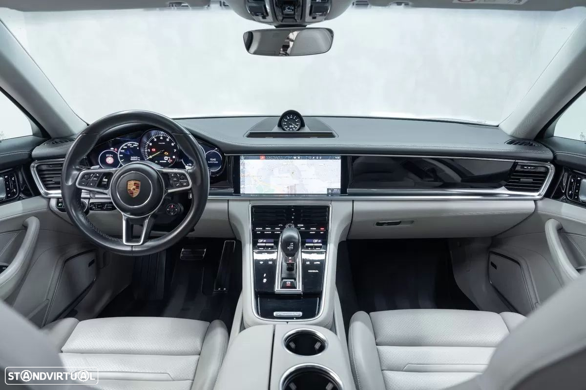 Porsche Panamera Sport Turismo 4 E-Hybrid - 16