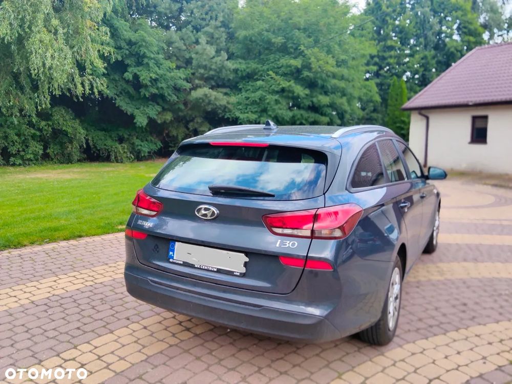 Hyundai i30 1.5 DPI Classic + - 7