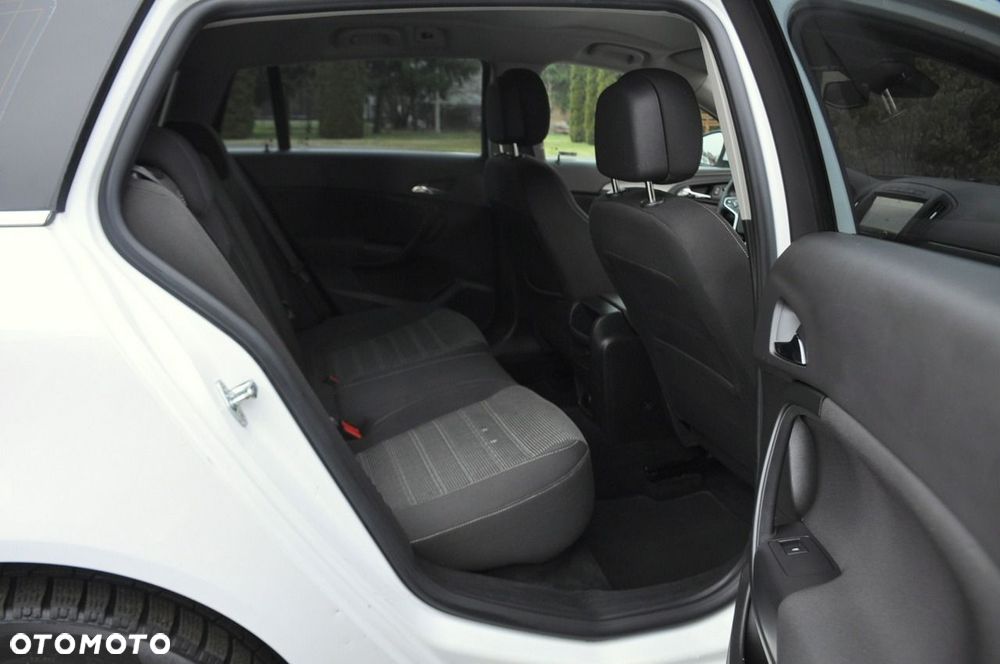 Opel Insignia - 19