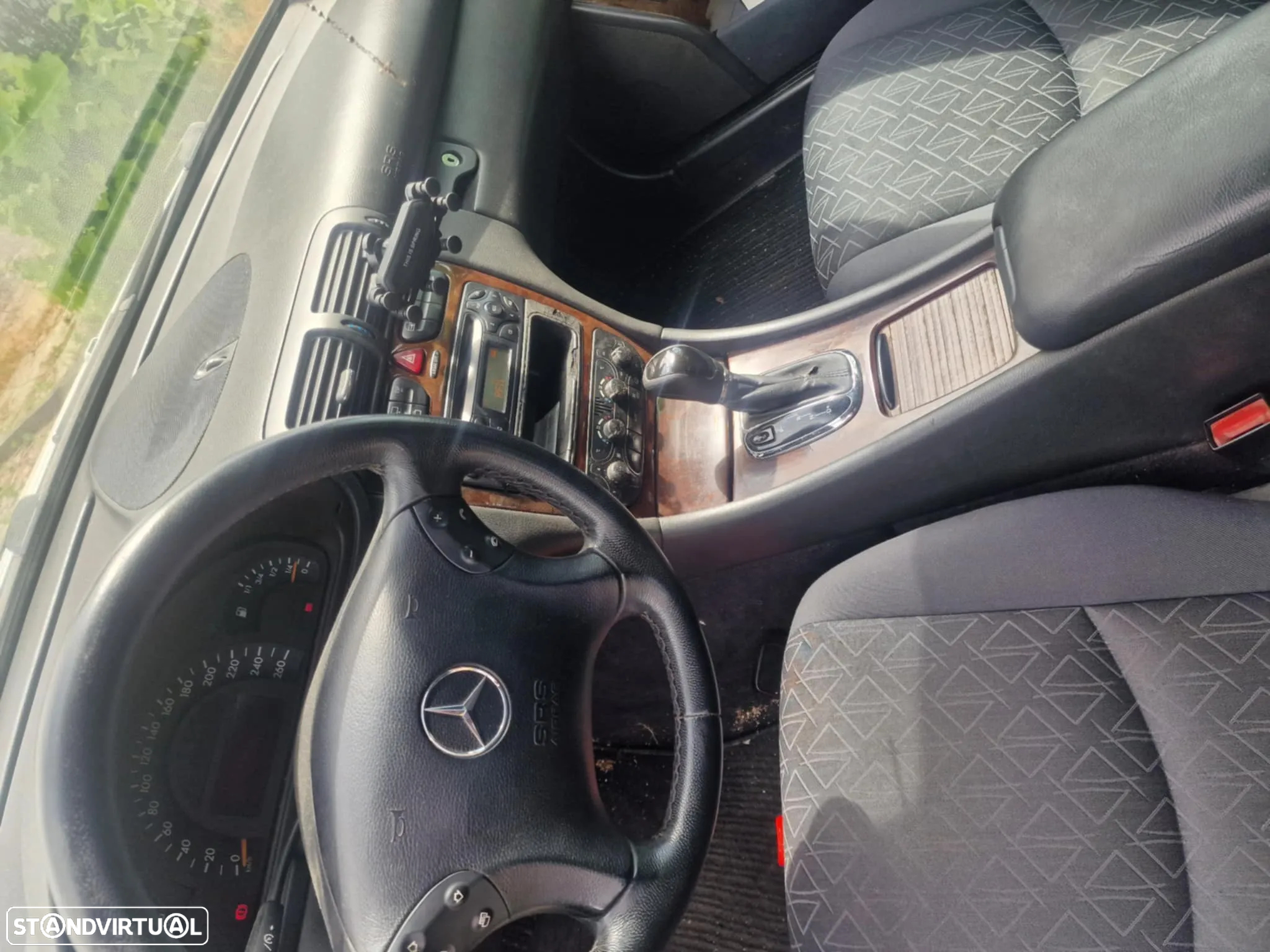 Mercedes-Benz 220 - 9