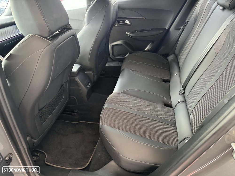 Peugeot 2008 1.2 PureTech GT EAT8 - 30